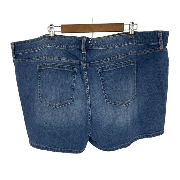 Torrid Women's Classic Medium Wash Big Pocket Everyday Denim Short Size 26 - Picture 3 of 7
